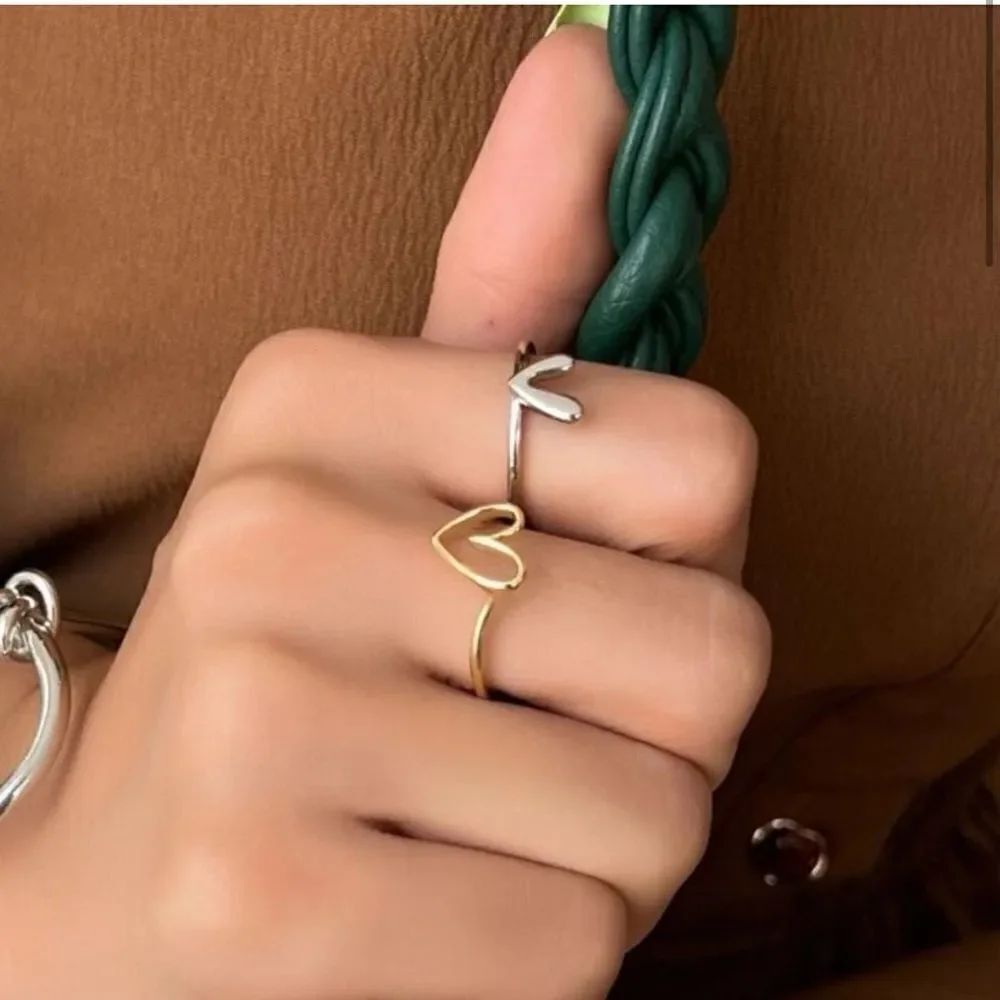 🤯5/$25🤯 NEW Set Of 2 Gold And Silver Heart Rings
